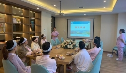 讓我們一起努力，堅(jiān)持母乳喂養(yǎng)