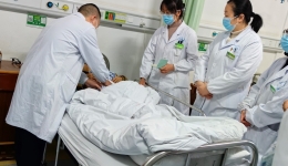 【卓越醫(yī)療在湖一】 微創(chuàng)解煩憂，腹腔鏡下橫結(jié)腸癌根治術(shù)助您腸道健康